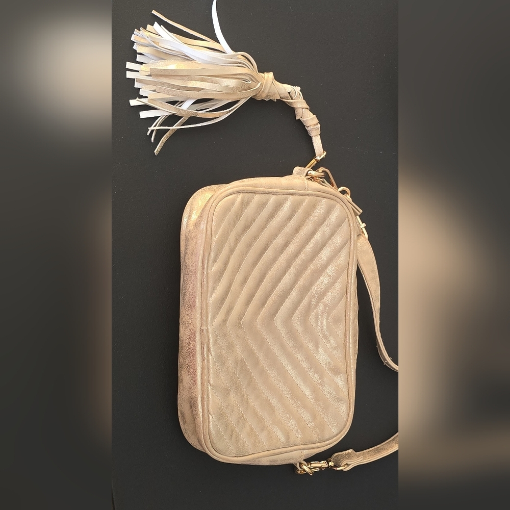 Caroline Hill Quilted Metallic Gold Shimmer Purse Excellent Condition - Picture 2 of 8